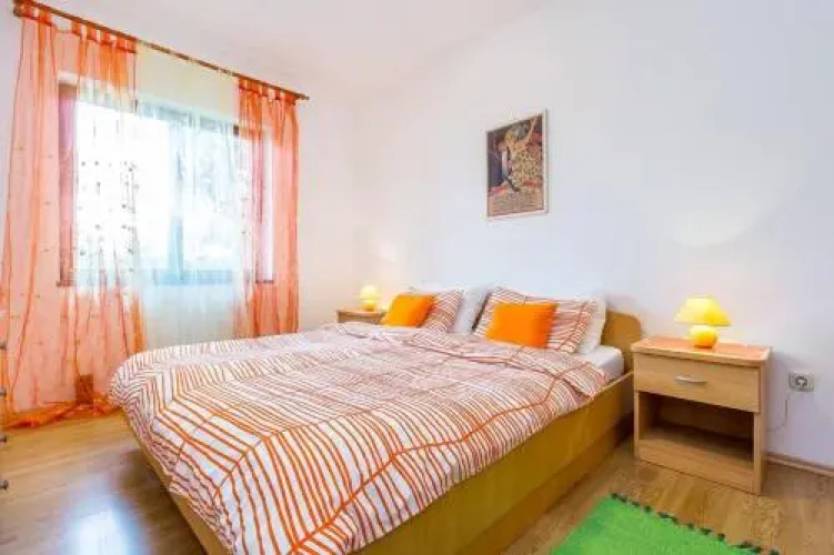 Apartments Mirna