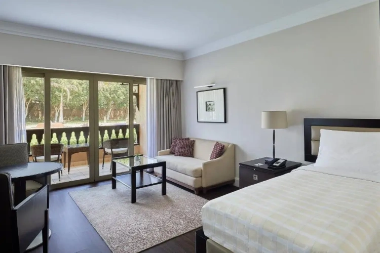 Deluxe Double room with balcony and with garden view