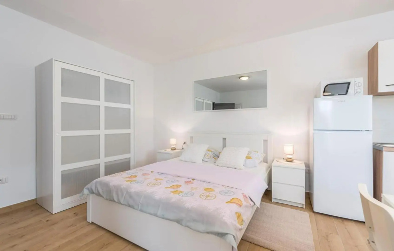 Apartment Complex Jelena