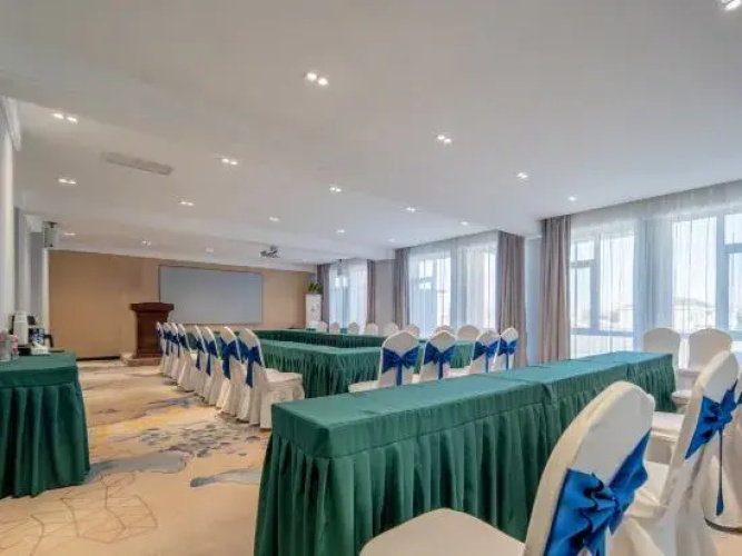 Gray Whale International Hotel (Longquan Branch)