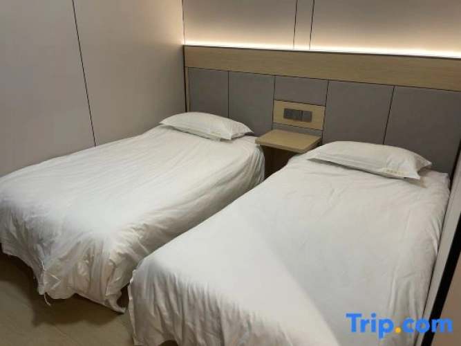 Bed in Dorm (male dorm)