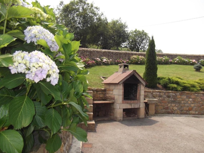 4 Bedrooms Cottage
