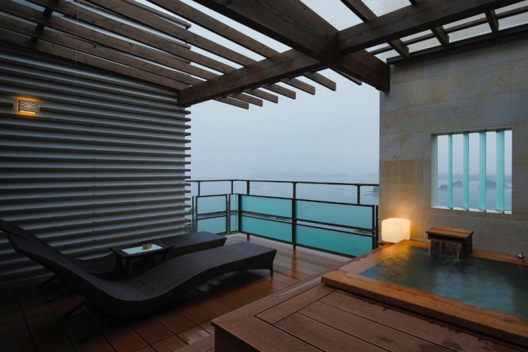 Standard Twin room with sea view