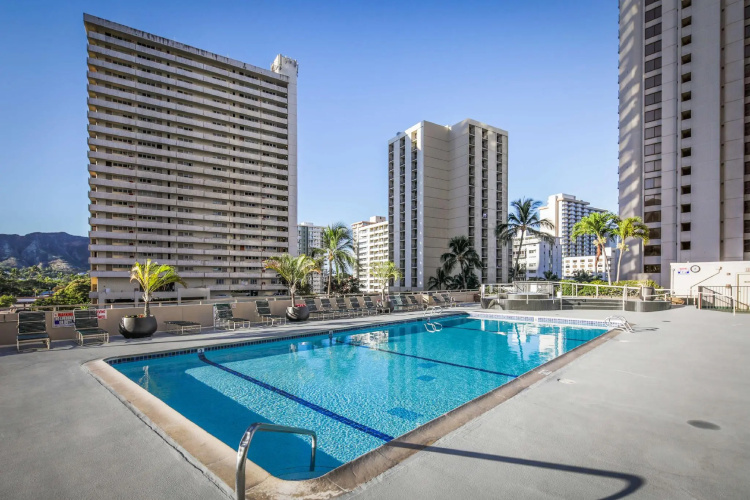Aston at the Waikiki Banyan photo 17