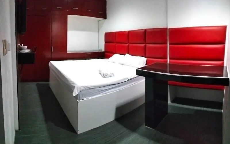 Rapid Rise Hotel