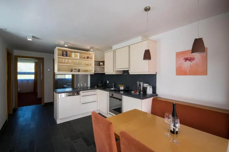 2 Bedrooms Apartment