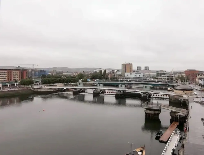 2 Bedrooms Apartment with river view