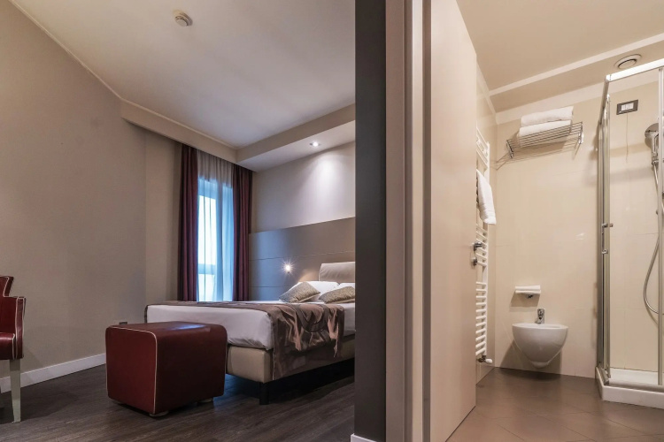 Smart Hotel Holiday
