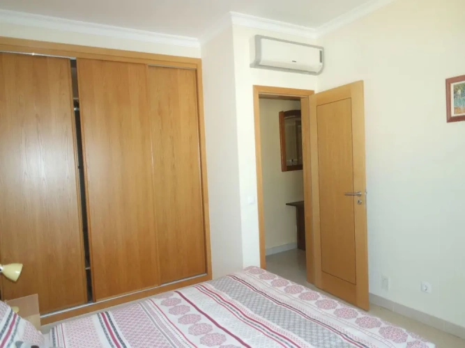 3 Bedrooms Apartment