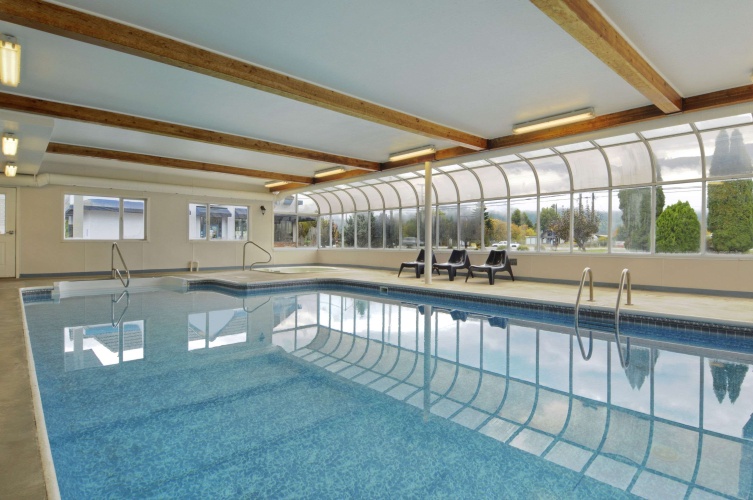 Travelodge By Wyndham Salmon Arm photo 13