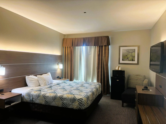 Rodeway Inn & Suites