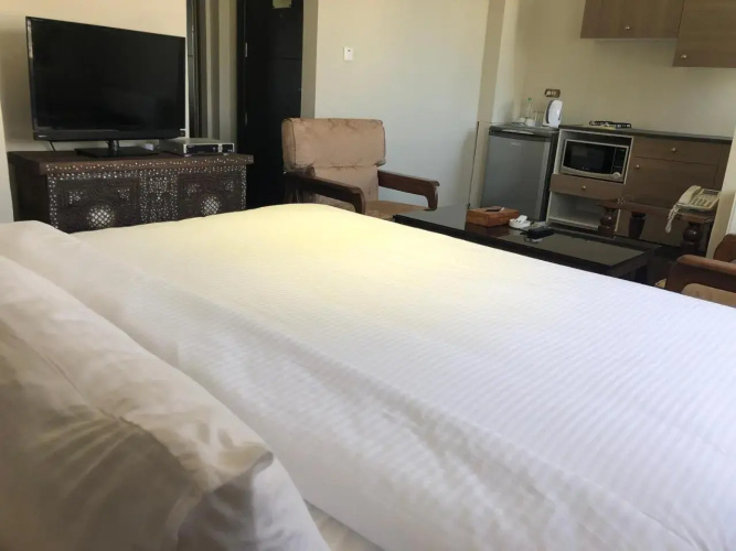 Gondola Hotel & Suites