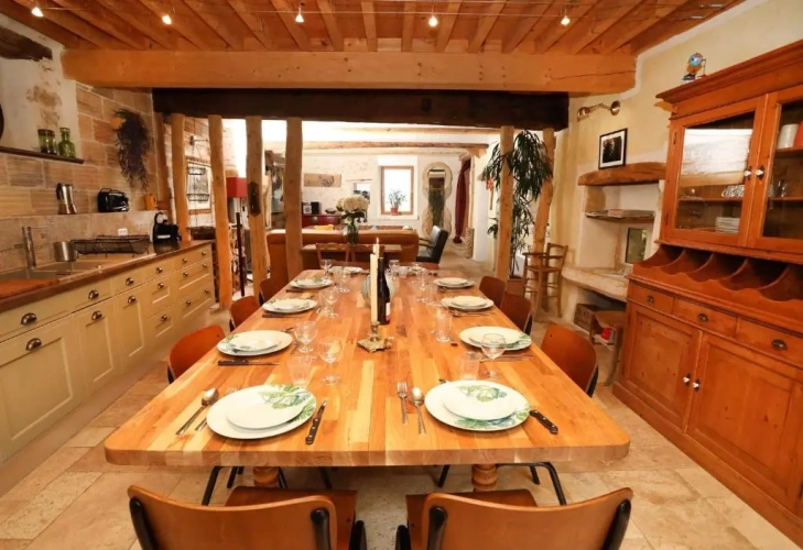 4 Bedrooms Cottage