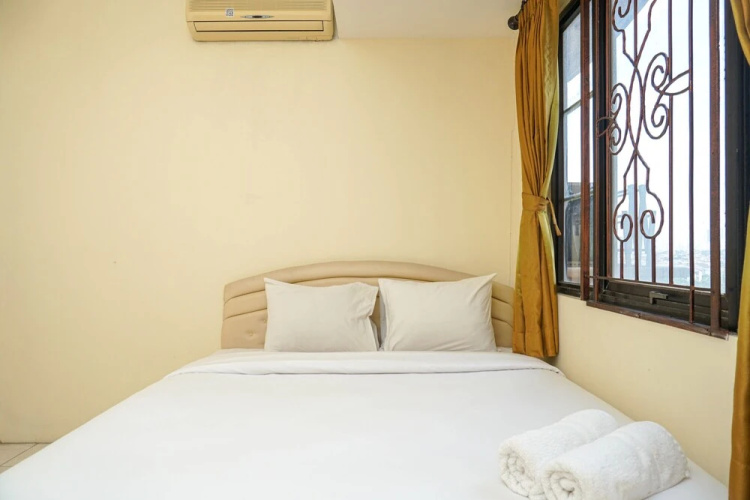 Spacious and Comfortable 2BR Puri Garden Apartment