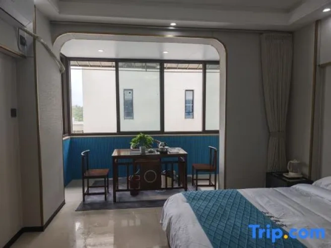 1 Bedroom Deluxe Suite