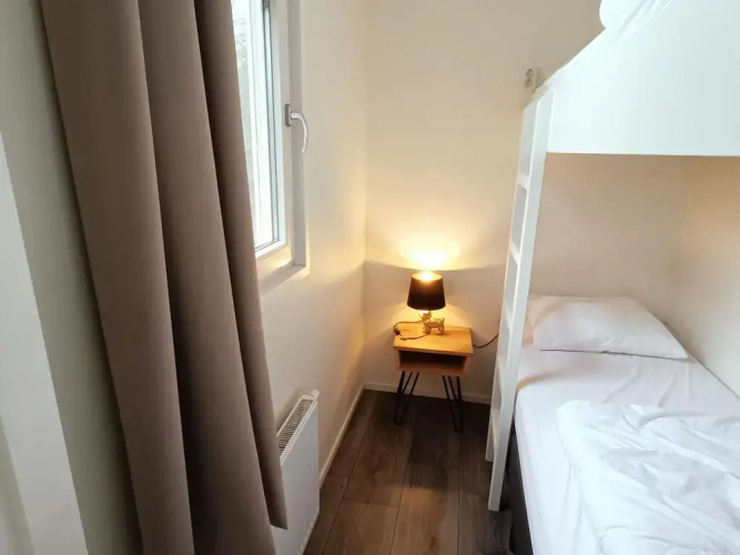 Stylish Bungalow in Hoenderloo for 6