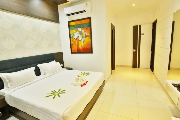 Executive Suite with garden view