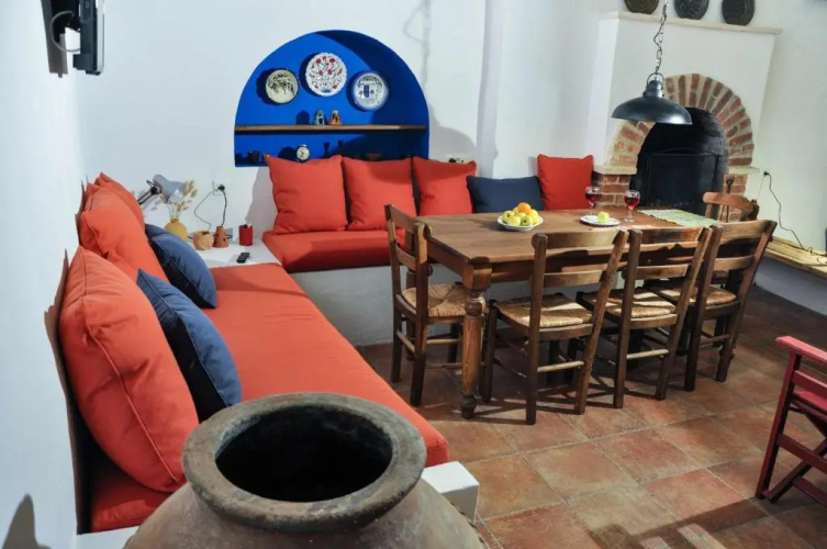 Laas Residence