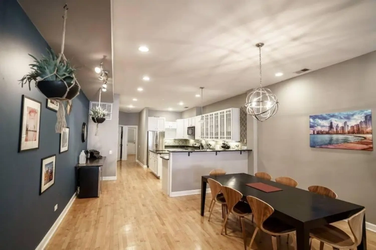 3 Bedrooms Apartment