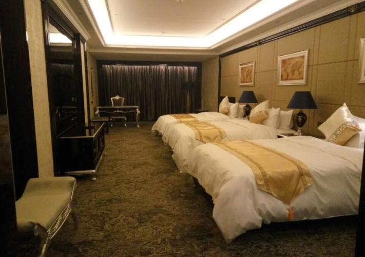 Happy Castle International Hotel