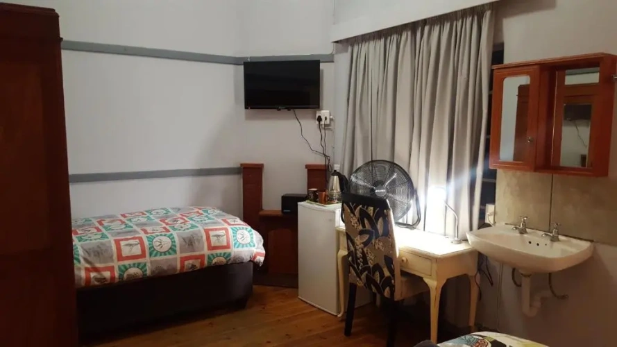 Economy Triple room