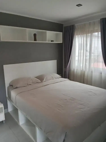 Large Corner Apt-1BR T1 207