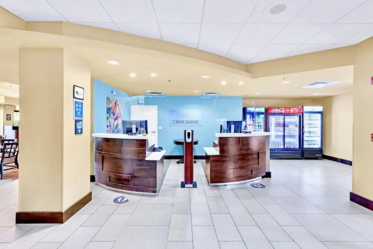 1BR With King bed - Shared Pool Arcade Room