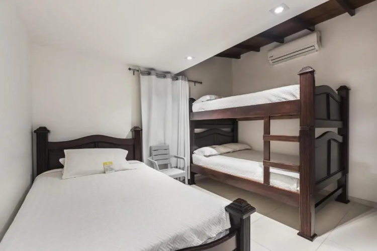 3H HOTEL Av 70
