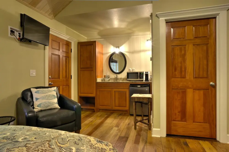 Shasta View Lodge