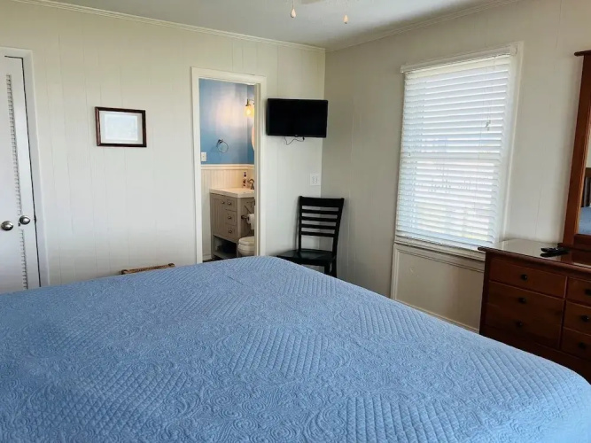 Close Enough 4 Bedroom Home by RedAwning