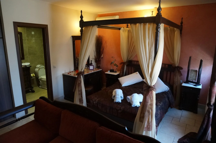 Epavlis Boutique Suites
