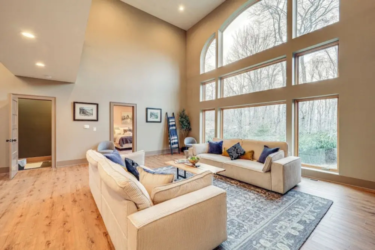 2 Mi to Beech Mtn Resort! 8,000-sq-ft Luxe Escape