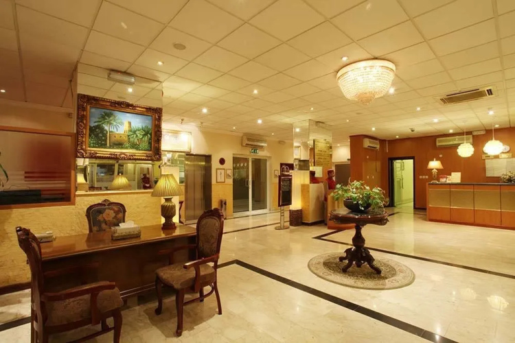 Gulf Paradise Hotel