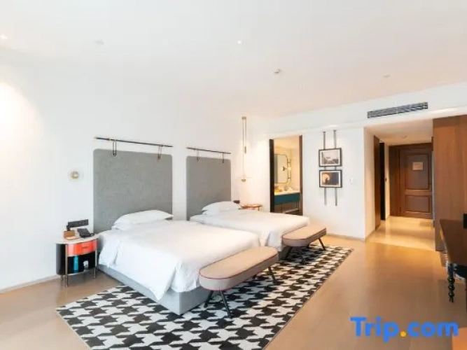 Standard Twin room with balcony