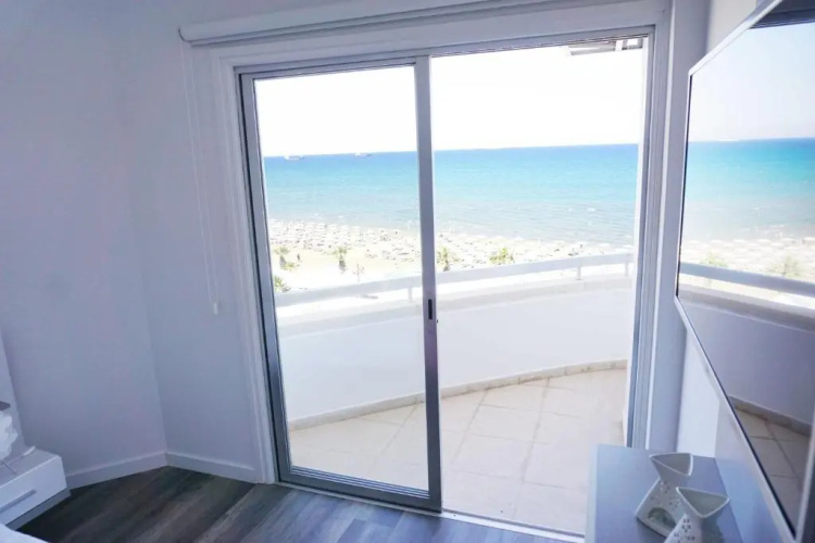 Lazuli Beachfront Apartment 43