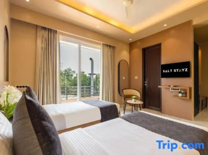 Standard Twin room with balcony