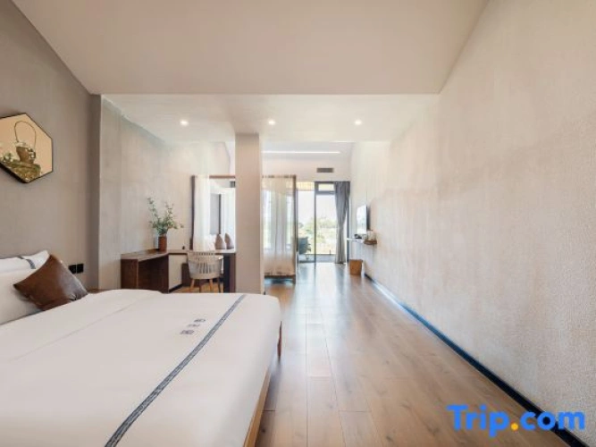Standard Double Family room with balcony and with lake view