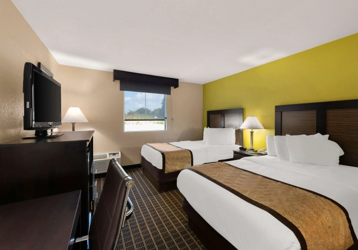 Standard Quadruple room