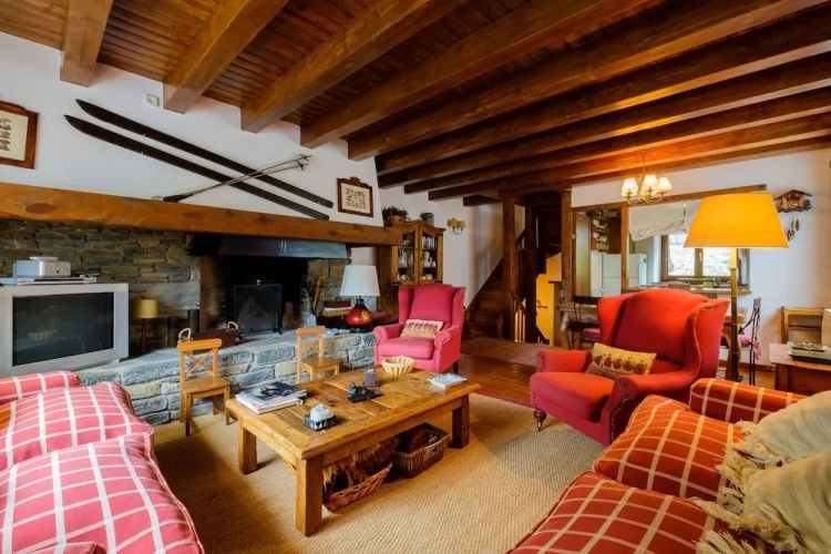5 Bedrooms Bungalow