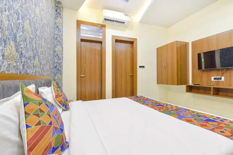 Fabhotel Castle Inn