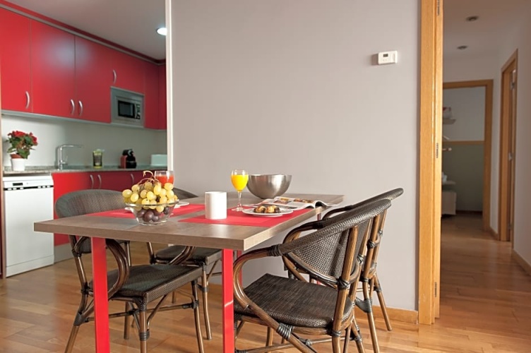 2 Bedrooms Quadruple Apartment