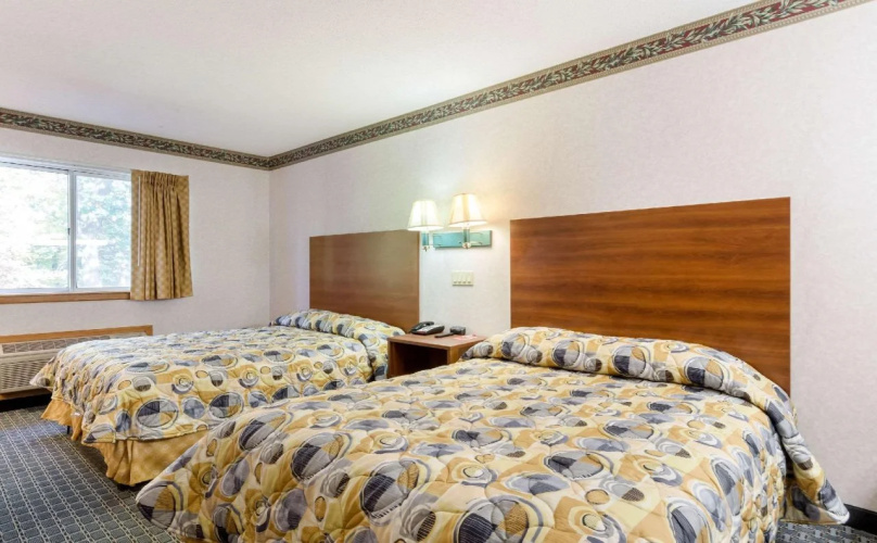 Econo Lodge West Springfield Hwy 5