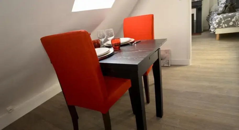 Elysée Paris Charming Flat