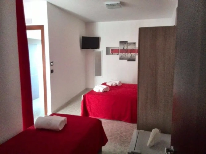 Standard Triple room