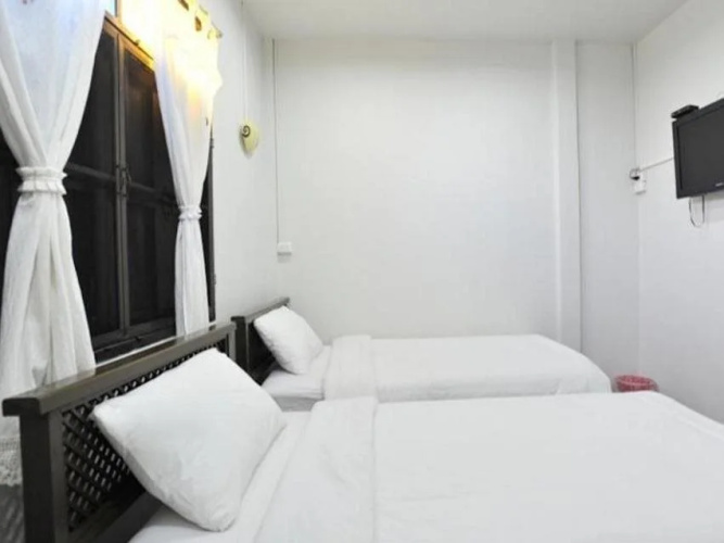 Huan Esan Place