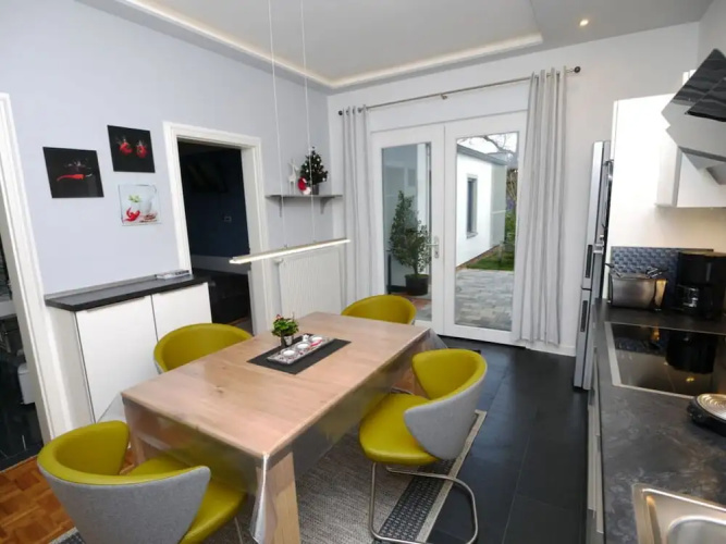 Fischer 2 Modern Retreat