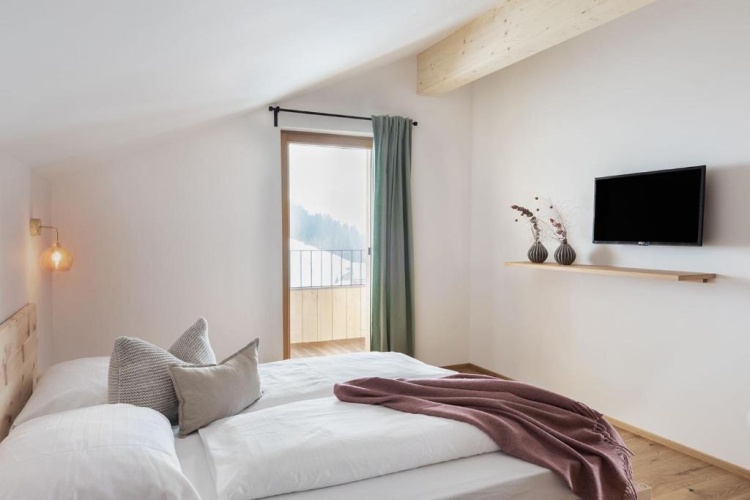 Apartment with balcony