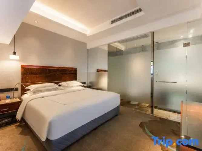 Deluxe Duplex Suite