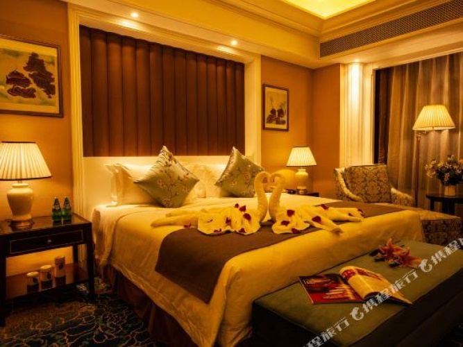 1 Bedroom Executive Double Suite with city view