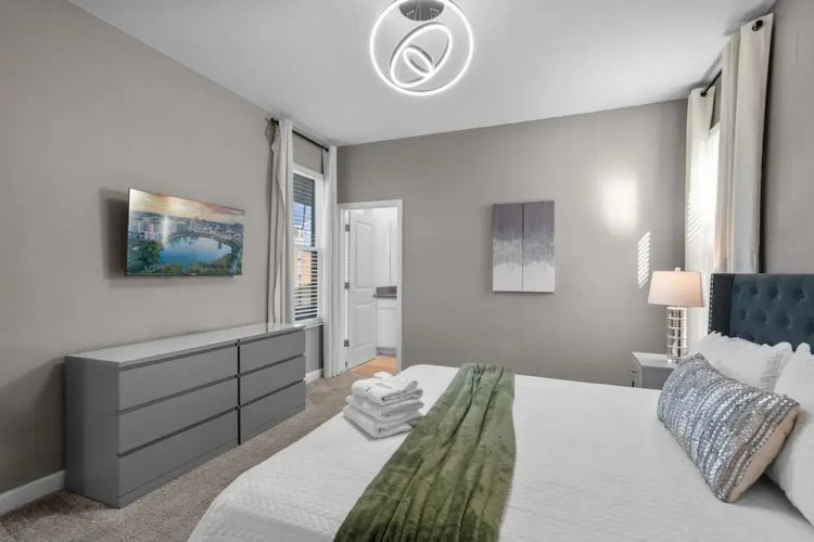Chic 5bed Home With Themed Rooms